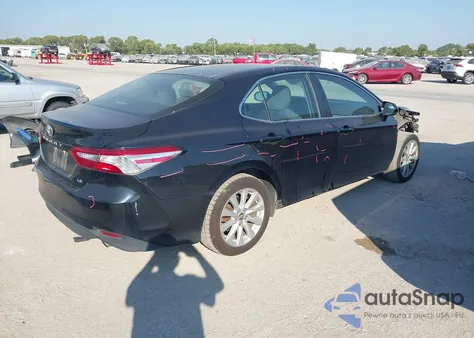 2018 Toyota Camry Le z USA, uszkodzony, nr VIN 4T1B11HK2JU662699
